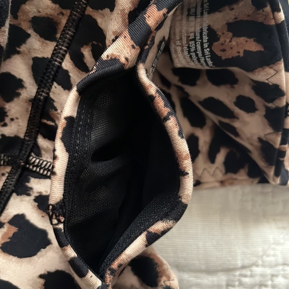 Victoria’s Secret Incredible Essential Legging Beige Leopard Sz XS/S - Picture 11 of 15